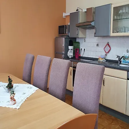 Dom wakacyjny Large Detached In Hesse With Private Garden And Terrace Homberg (Schwalm-Eder)