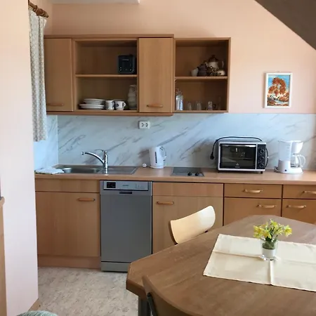 Large Detached In Hesse With Private Garden And Terrace 펜션 홈베르크