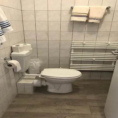 펜션 Large Detached In Hesse With Private Garden And Terrace 홈베르크